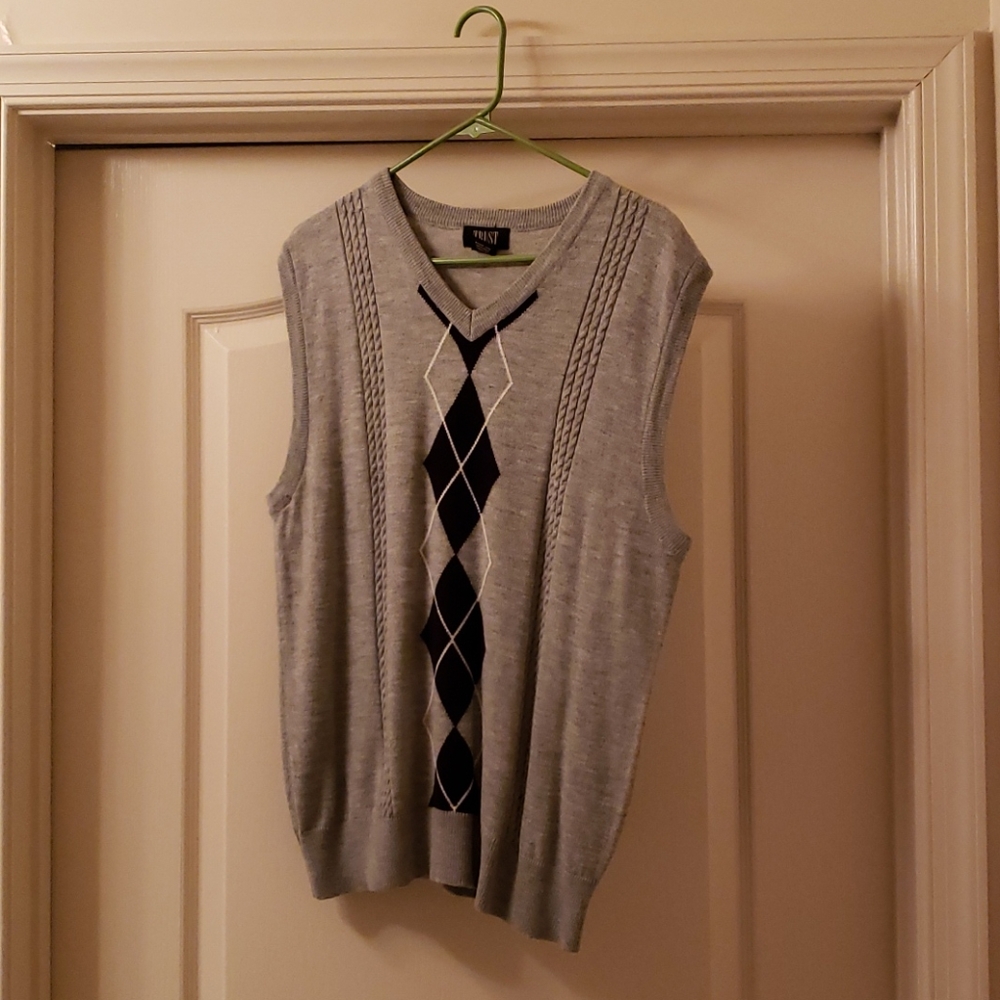 Sweater vest
